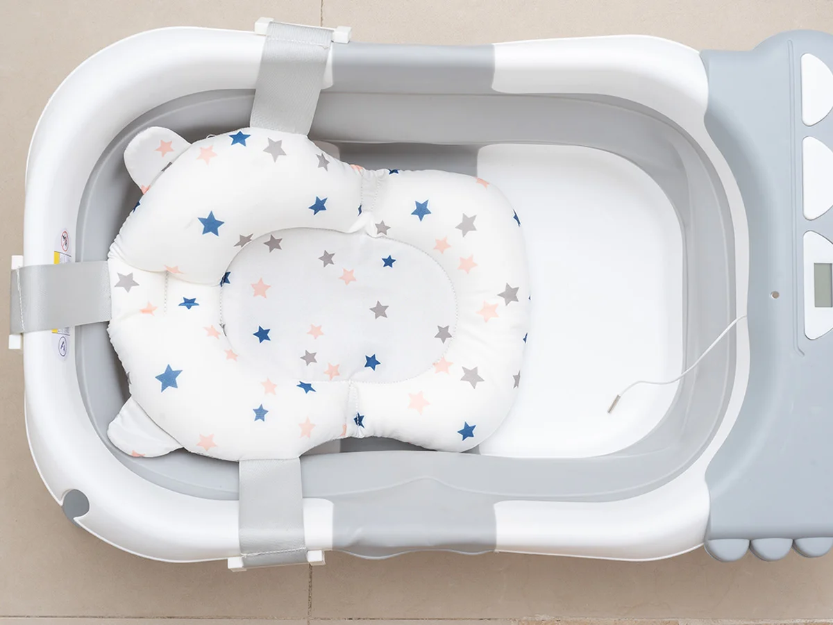 Standard bathtub