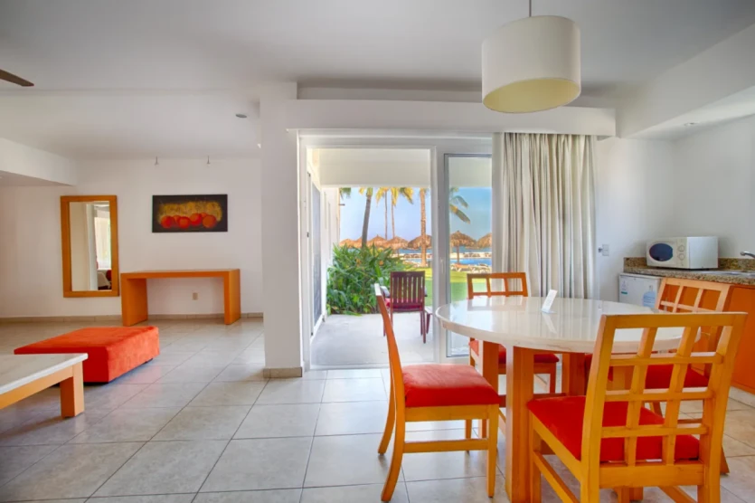 Emotions Select One-bedroom Suite Oceanfront