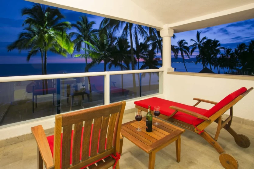 Emotions Select Three-bedroom Suite Oceanfront